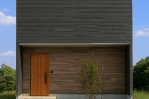 街にも自然にもなじむ、シンプルで上品な家